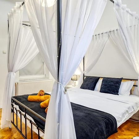 Intimo Oldtown Romantic Apartment Braşov Exterior foto